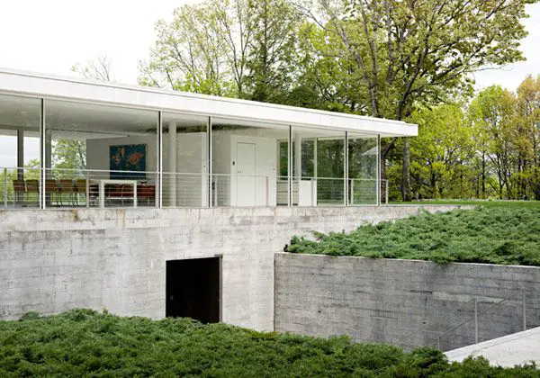 Glass house - olnick-spanu-house