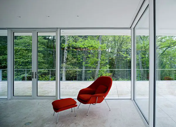 Glass house - olnick-spanu-house