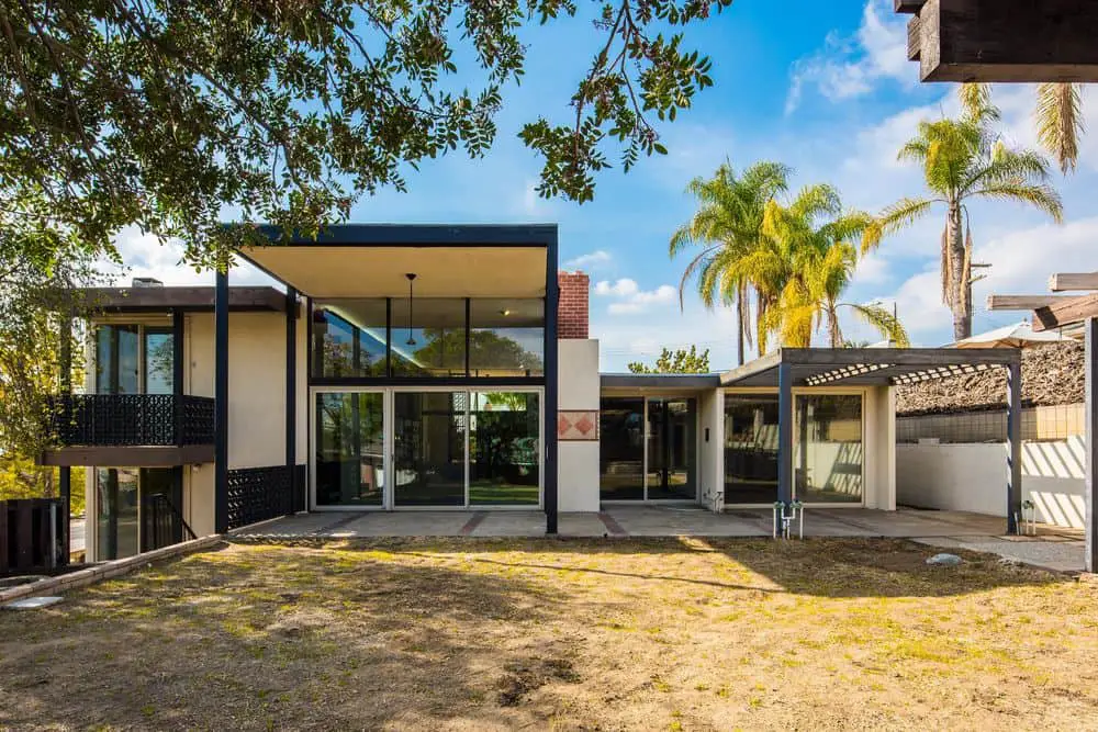 Mid century House in Highland Park exterior back