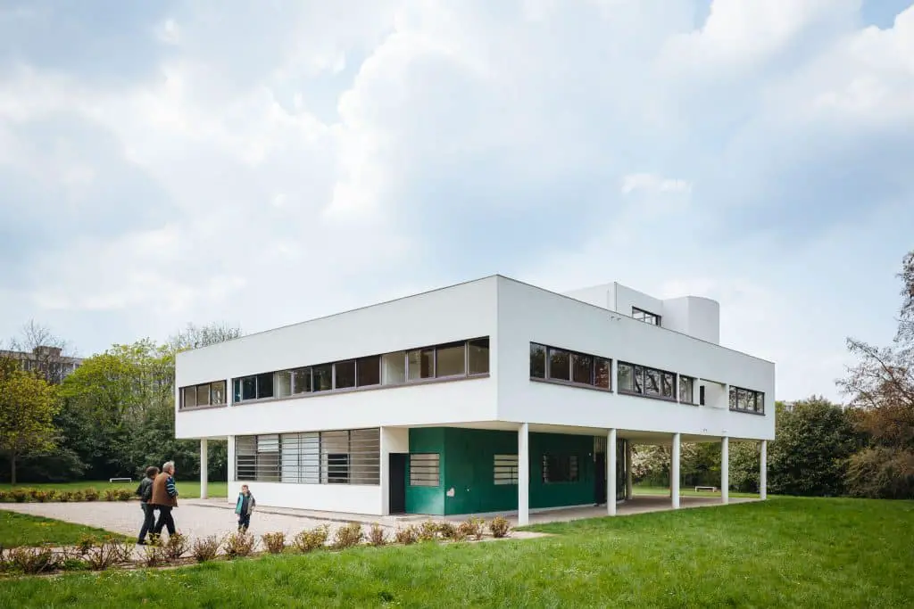 Le Corbusier Villa Savoye exterior facade