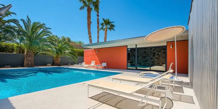 5 Mid-Century Homes Ready For a Sunset Party - Mid Century Home